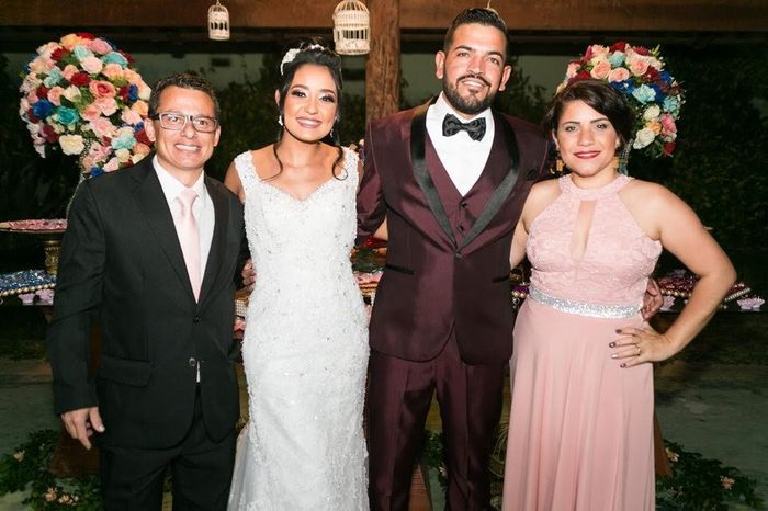 Priscila e Diney - ah me conhecem desde que nasci, um casal F****. São hiper gente boa, somos muito 