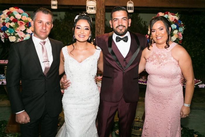 Maria (Kika) e Marcelo - foram as escolhas do meu marido, sua irmã e seu cunhado, então não sei expl