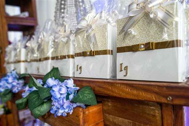 Caixinhas com bombons que demos a todos os convidados!