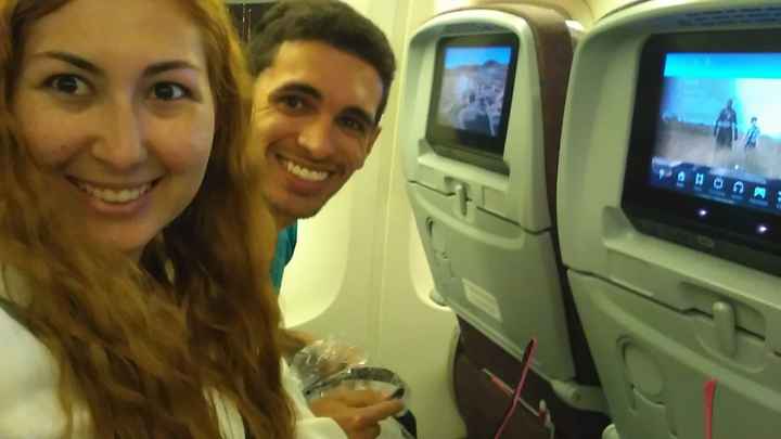 voltando de bogotá para São Paulo... assistindo filmes e series.. amamos kkk