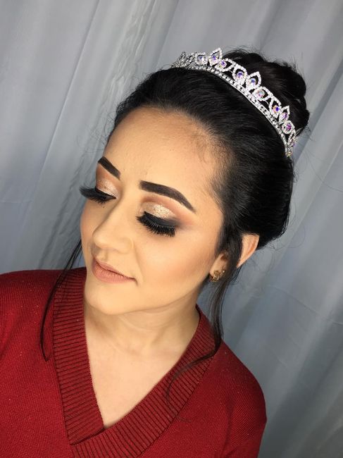 penteado 2 - este penteado pessoalmente era lindo, ficou super cheio na frente eu gostei. Mas por fo