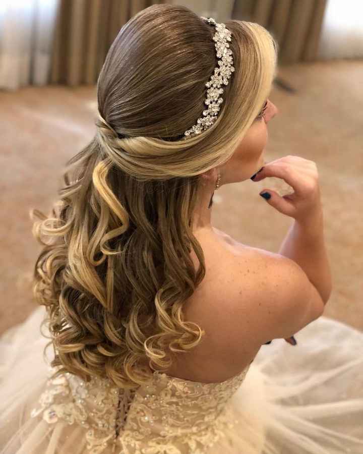 Noiva sem ideia pra penteado e coroa... - 4