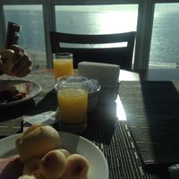 Olha a vista do nosso café da manhã