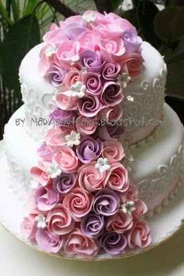 Bolo rosa e roxo
