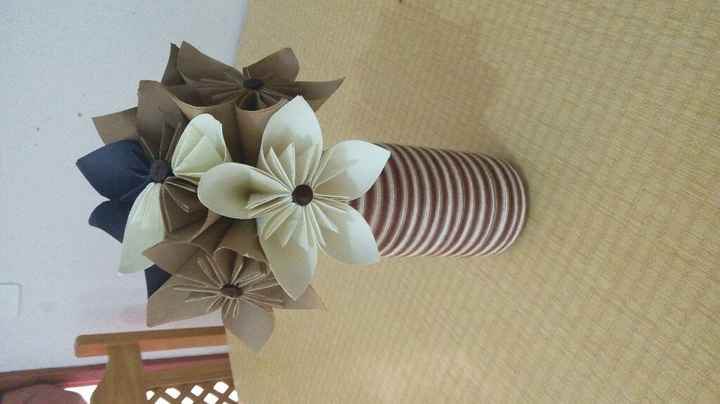 Como fazer a flor de papel . (testando arranjos feitos a mão) - 13