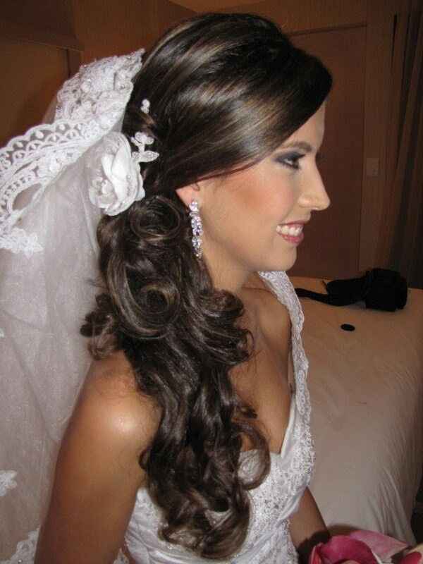 Tem como fazer penteado solto e usar véu grande?  inspirações por favor rs - 1
