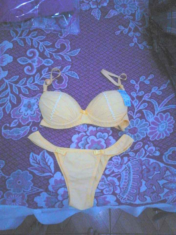 Amarela