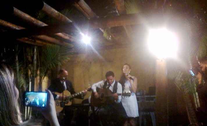 Palco livre na festa - meu pai,, meu marido e eu dublando