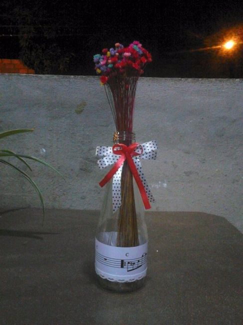 Garrafinhas prontas e com flores