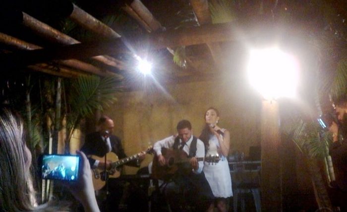 Palco livre na festa - meu pai,, meu marido e eu dublando