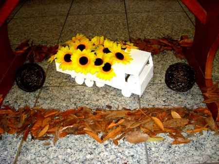 embaixo da mesa