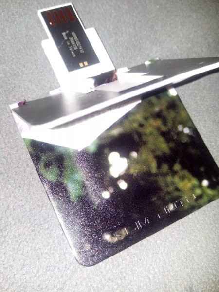 Meu pen drive personalizado com nossas fotos oficiais
