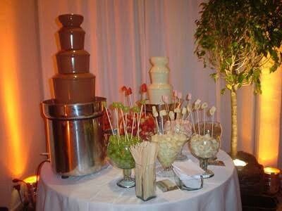 Buffet e mesas diferentes para o casamento. - 4