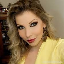 Luciane Ferraes - Make olho tudo, boca tudo