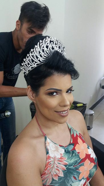 Vou casar daqui 11 dias, fiz a prova de make e penteado,  sou uma noiva extravagante  o que acharam?