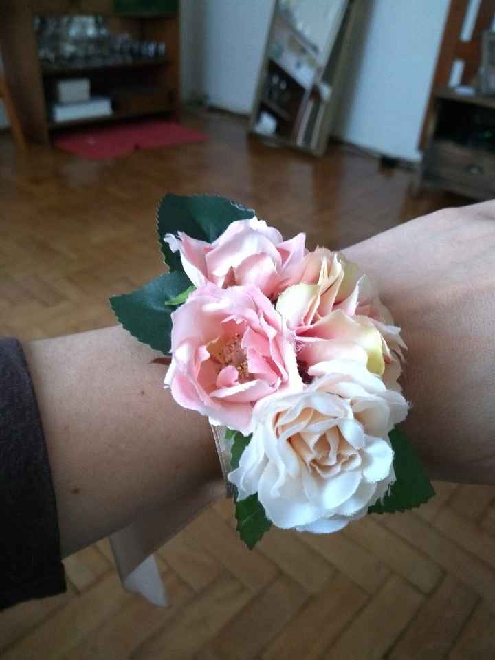 Corsage - 1