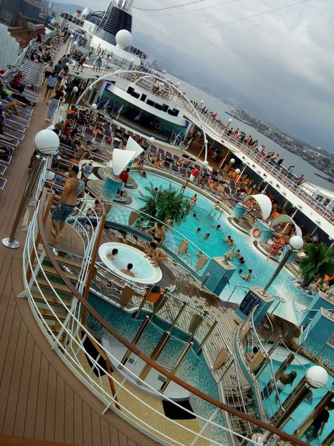 Navio MSC Poesia
