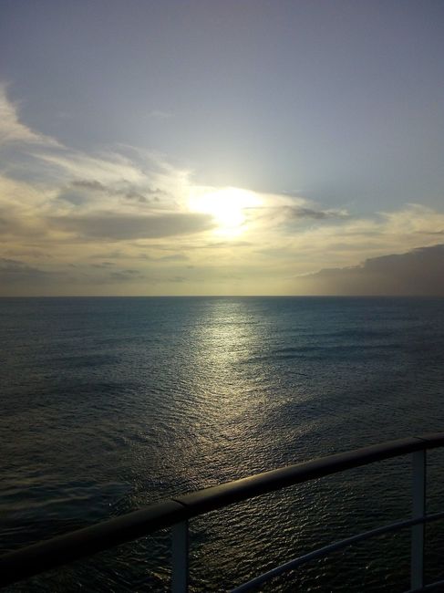 Por do sol no navio