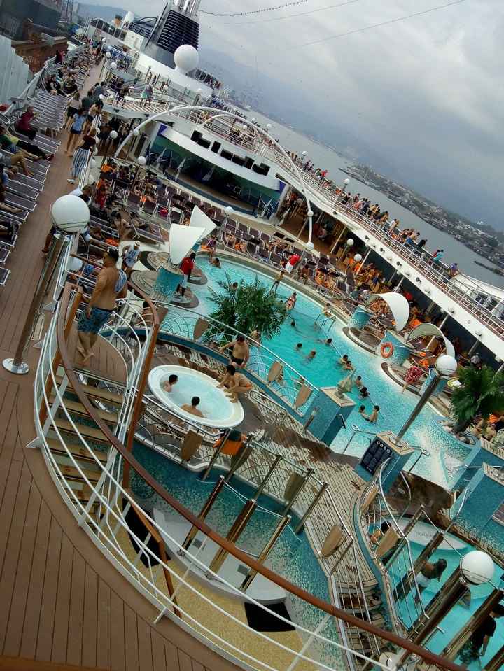 Navio MSC Poesia
