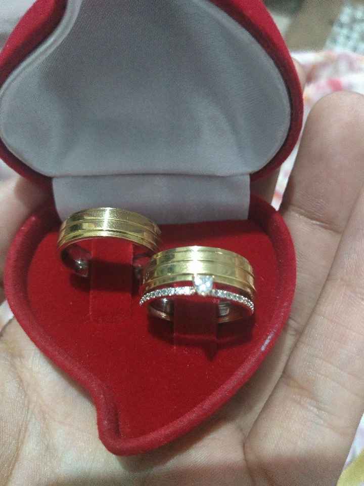 Noivado em que só a mulher usa o anel. Aceitariam? - 1