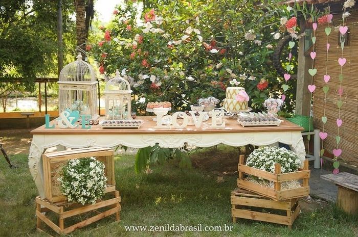 Caixotes de feira com flores