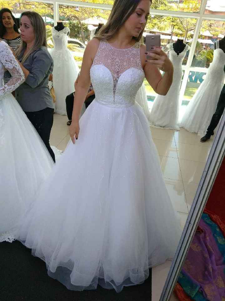  Primeira vez com vestidos de noiva. - 1