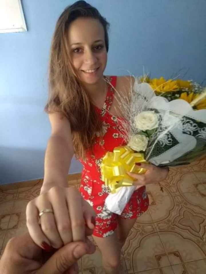 📸 Poste uma foto exibindo o seu anel de noivado ou aliança de casamento - 1