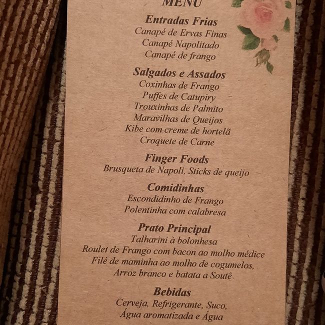 Cardápio na mesa dos convidados 5