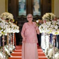 Ideias que ficaria legal pra minha avó entrar na cerimônia. Ficaria legal ela levar aliança mais meu