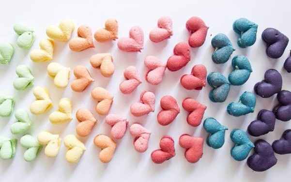 Macarons de coração. 
