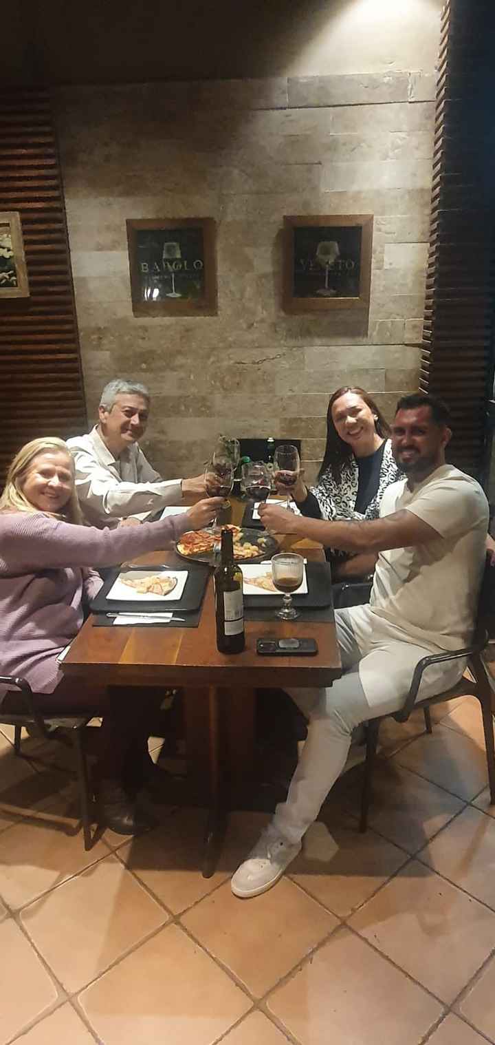 a presença do padre amigo na jornada dos noivos - 1