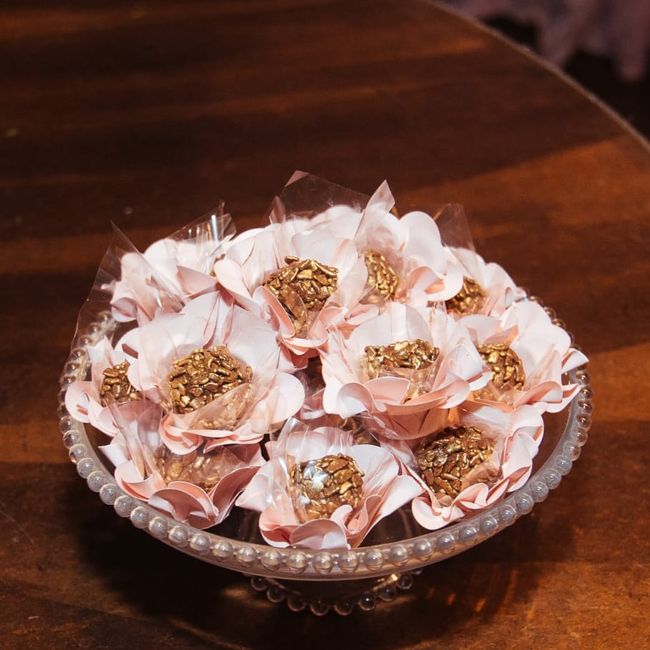 Doces dos Sonhos, brigadeiro goumert dourado 