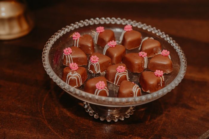 Bombom de coração de chocolate preto