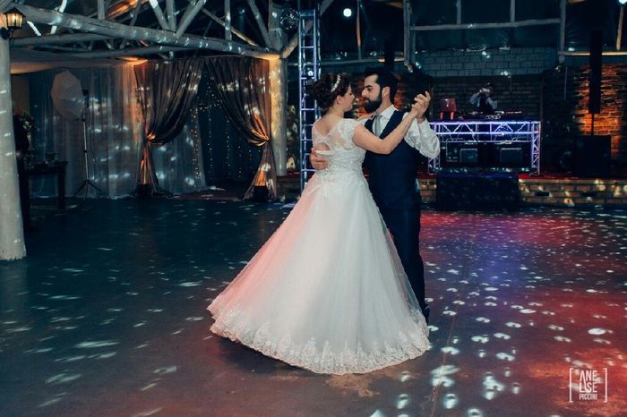Dá para se divertir aproveitar a festa usando um vestido princesa? - 1