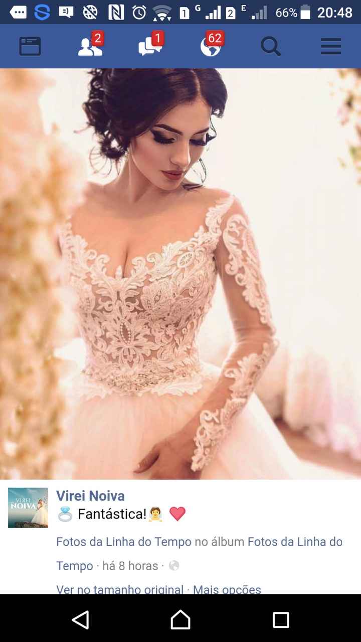 Modelo de vestido.