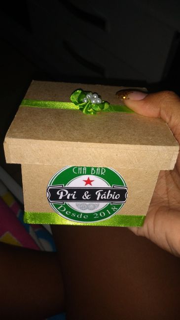 caixinhas que vai ter chocolate dentro .