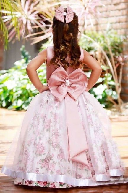 Look cor de rosa para daminhas: 8 vestidos #OutubroRosa 1