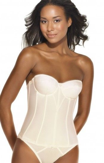 Já pensou no que usar por baixo do vestido de noiva? 3