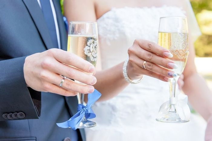 Taças personalizadas para o brinde dos noivos: acha legal ou não curte? 🥂 4
