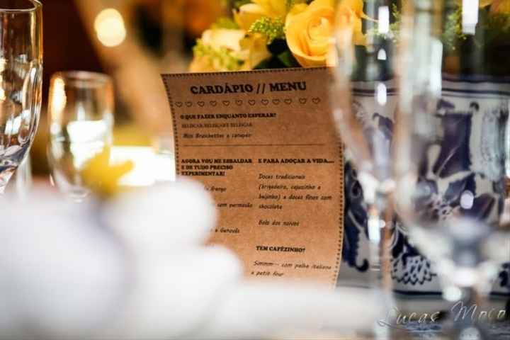 Do rústico ao clássico: 15 modelos de menus para apresentar o cardápio do seu casamento! - 12