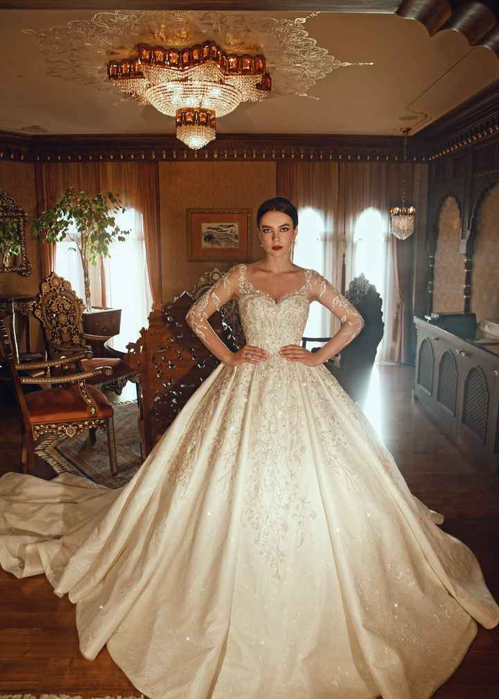 Teria coragem de se casar com um vestido princesudo bem volumoso assim? 🙃 - 1