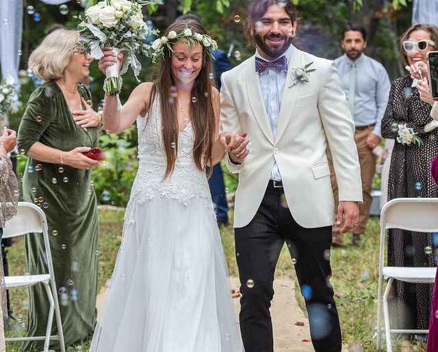 Noiva usa vestido 'tátil' para noivo cego sentir ainda mais emoção no dia C! - 5