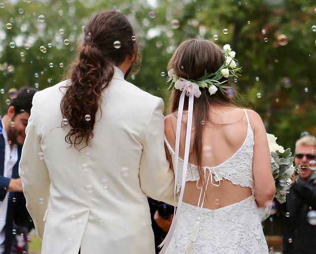 Noiva usa vestido 'tátil' para noivo cego sentir ainda mais emoção no dia C! - 7