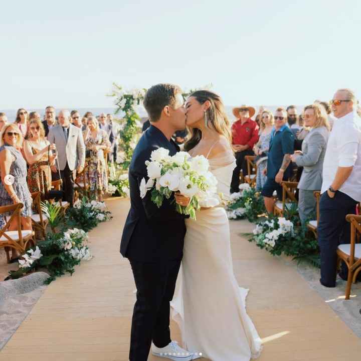 O casamento de Adam Devine e Chloe Bridges: o que você não viu até agora! - 6