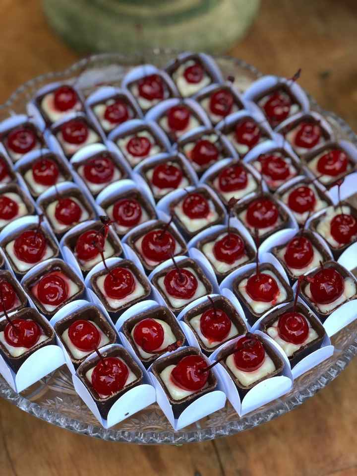 Decoração, mesa de frios, doces finos e bolo e topo do bolo! - 14