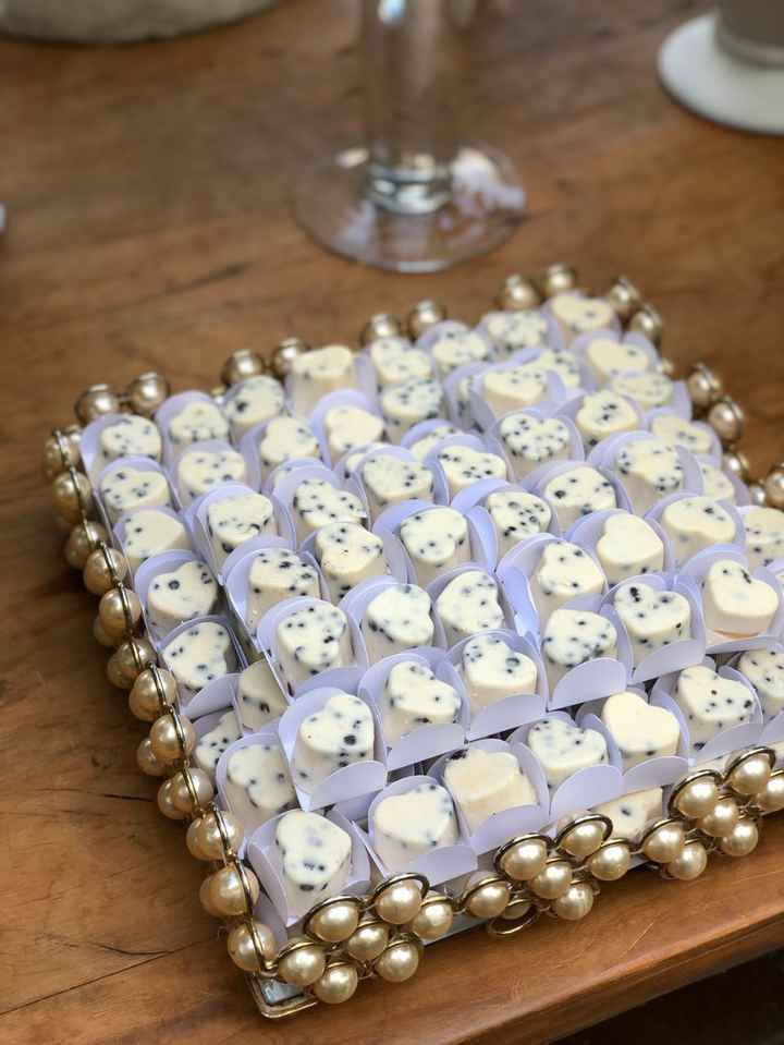Decoração, mesa de frios, doces finos e bolo e topo do bolo! - 17