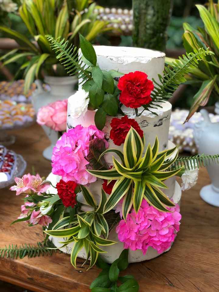 Decoração, mesa de frios, doces finos e bolo e topo do bolo! - 20