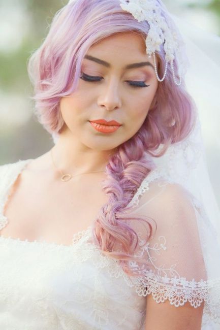 noiva com cabelo colorido