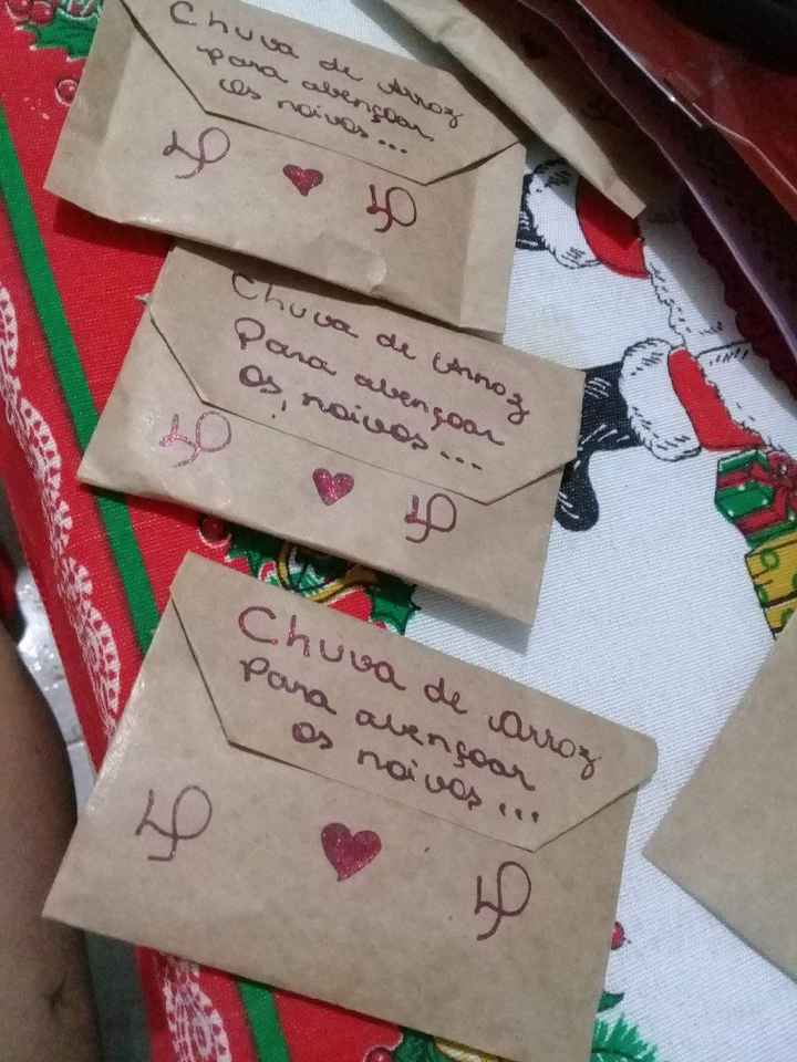 Nossos envelopes com a chuva de arroz.