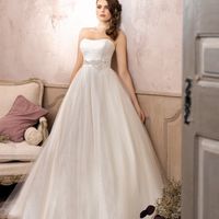 Esse vestido é a coisa mais linda do mundo. Sem dúvidas, eu preciso dele. 